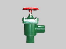 Válvula de paso en ángulo con volante